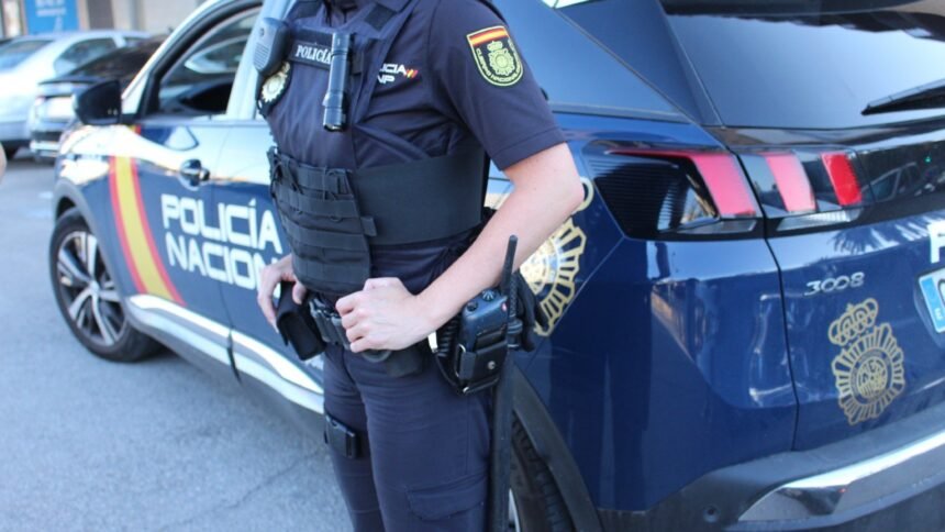 Un hombre asfixia a su pareja y la deja en una cuneta en Antequera (Málaga)